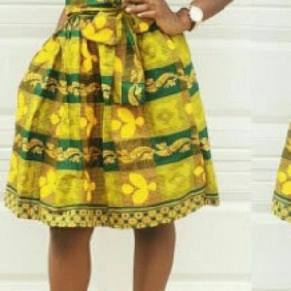 Women African print 2 pcs set of crop top & Skirt - Picture 2 of 4